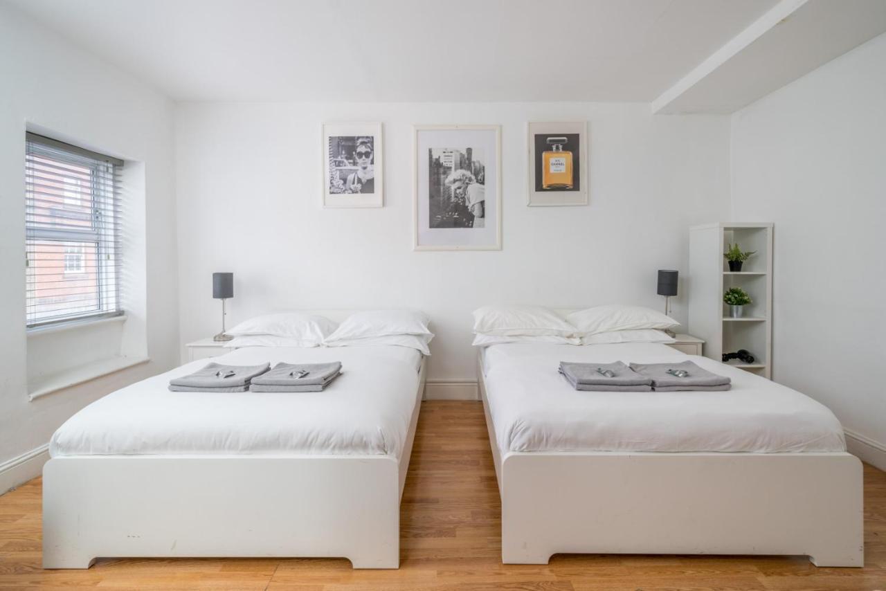 Soho & Covent Garden Apartment, Sleeps 3 London Luaran gambar