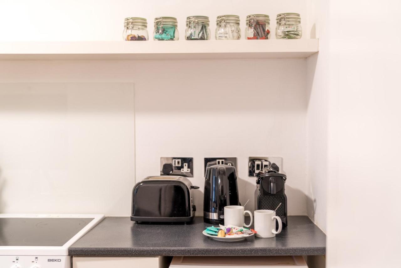 Soho & Covent Garden Apartment, Sleeps 3 London Luaran gambar