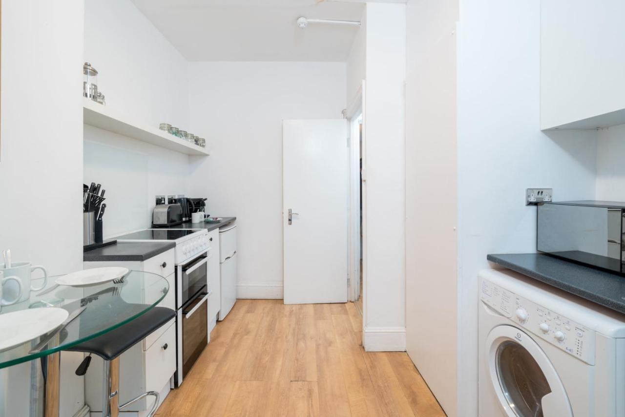 Soho & Covent Garden Apartment, Sleeps 3 London Luaran gambar